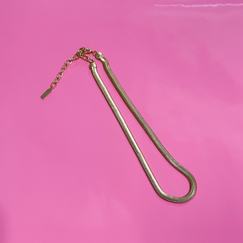 Gold herringbone necklace